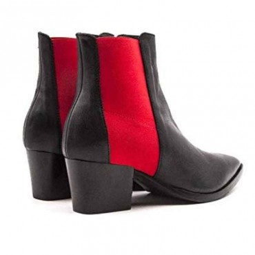 Lemarè tronchetto donna in pelle nera con borchie frontali chiusa con zip