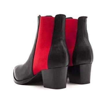 Lemarè tronchetto donna in pelle nera con borchie frontali chiusa con zip