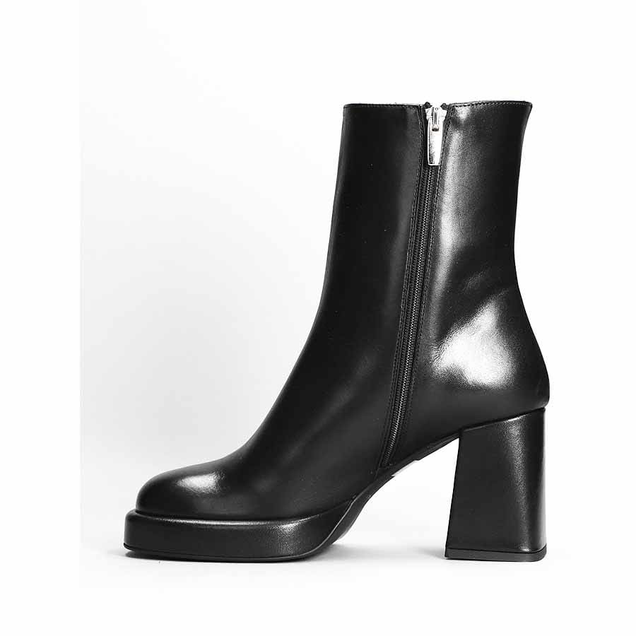 Rago collection black leather ankle boot platform