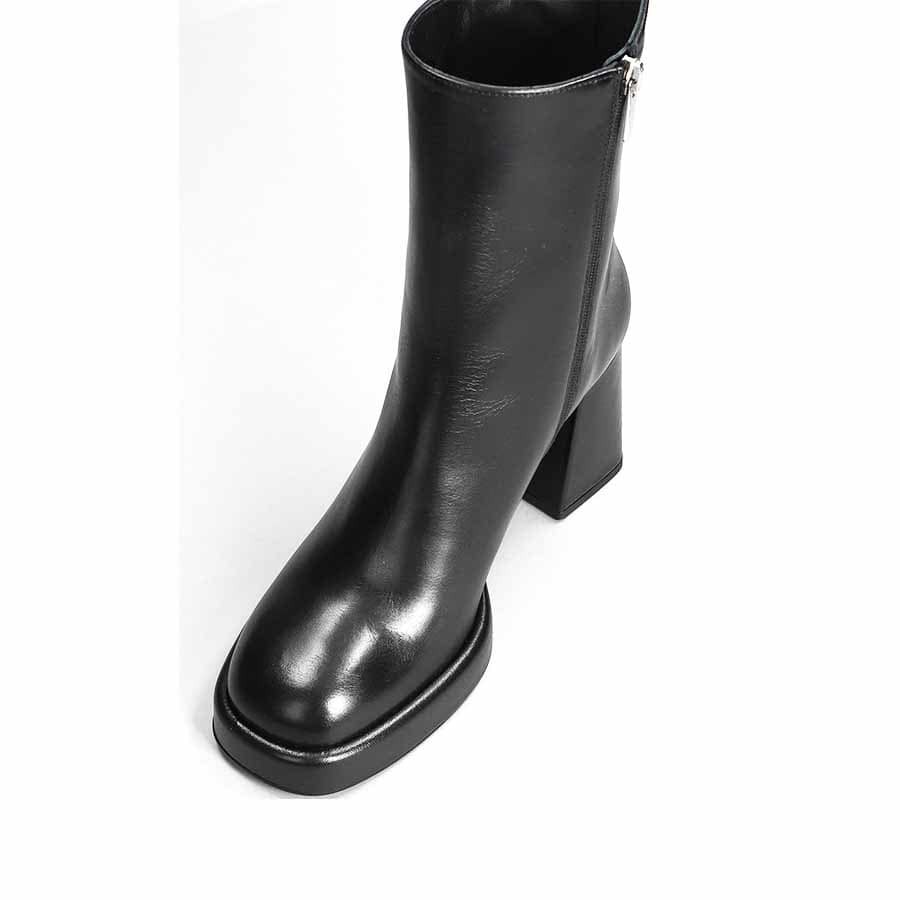 Rago collection tronchetto pelle nera plateau
