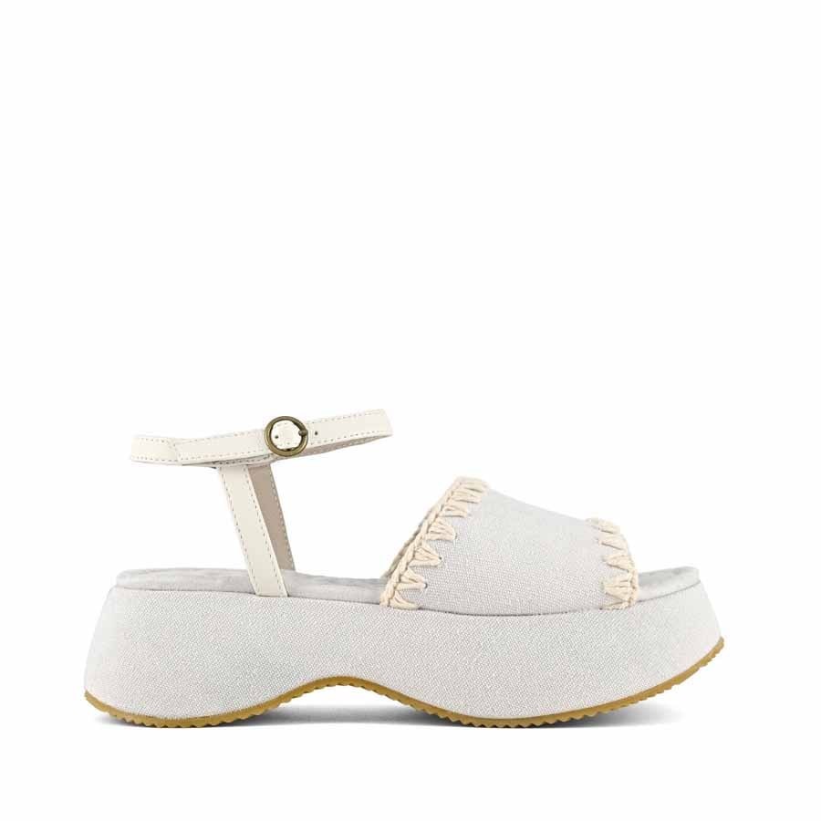 Chunky ankle strap