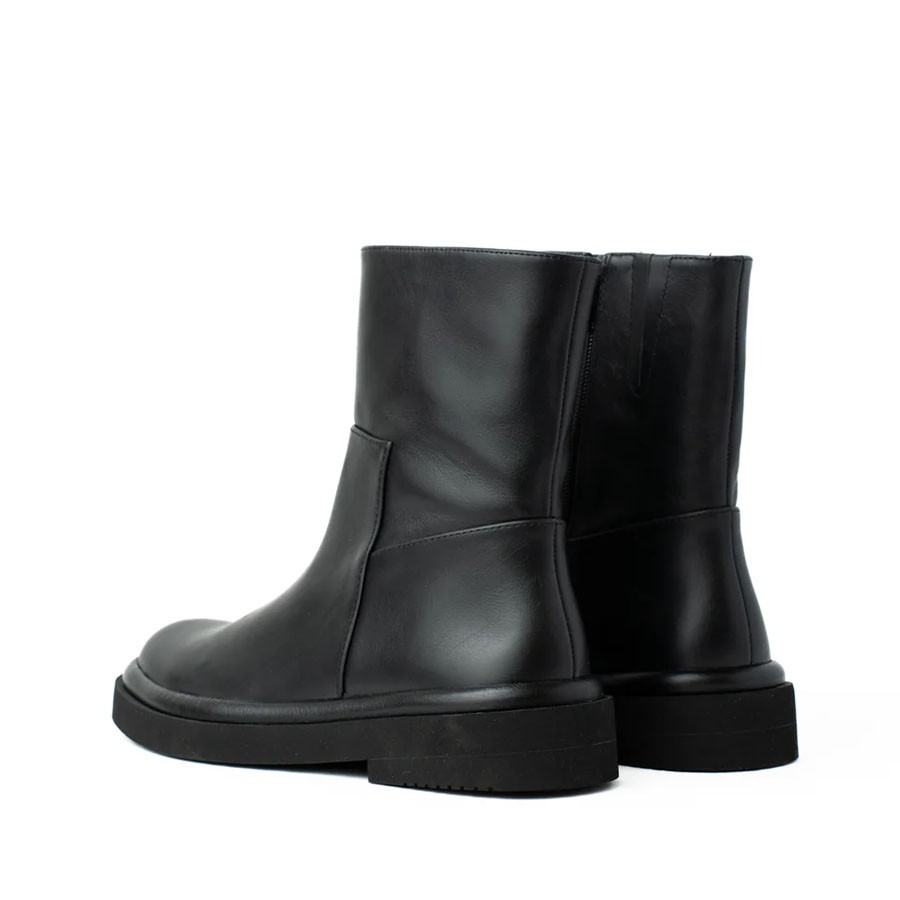 Paloma Barcelò Carla ankle boot in black nappa leather