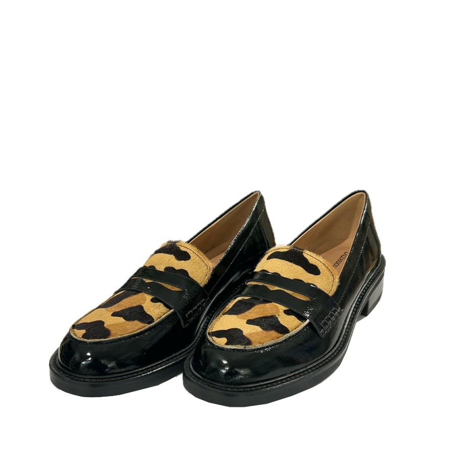 TOSCAN SOCKS women's moccasin in black/leo patent leather