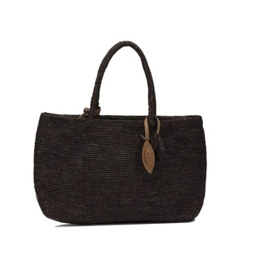 Afar shopping in raffia ALMA