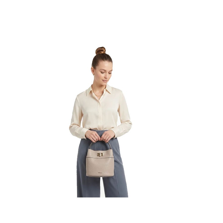 copy of FURLA AMELIA M BUCKET BAG