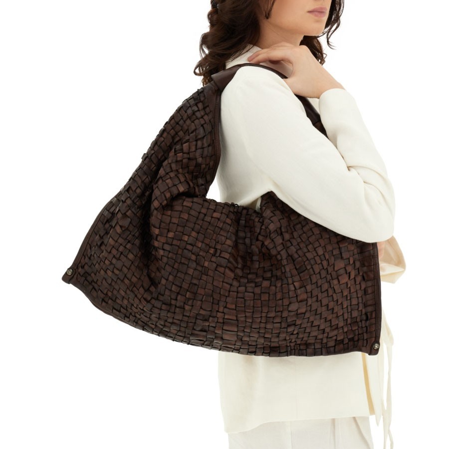 Campomaggi "ATENA" shoulder bag in dark brown woven leather