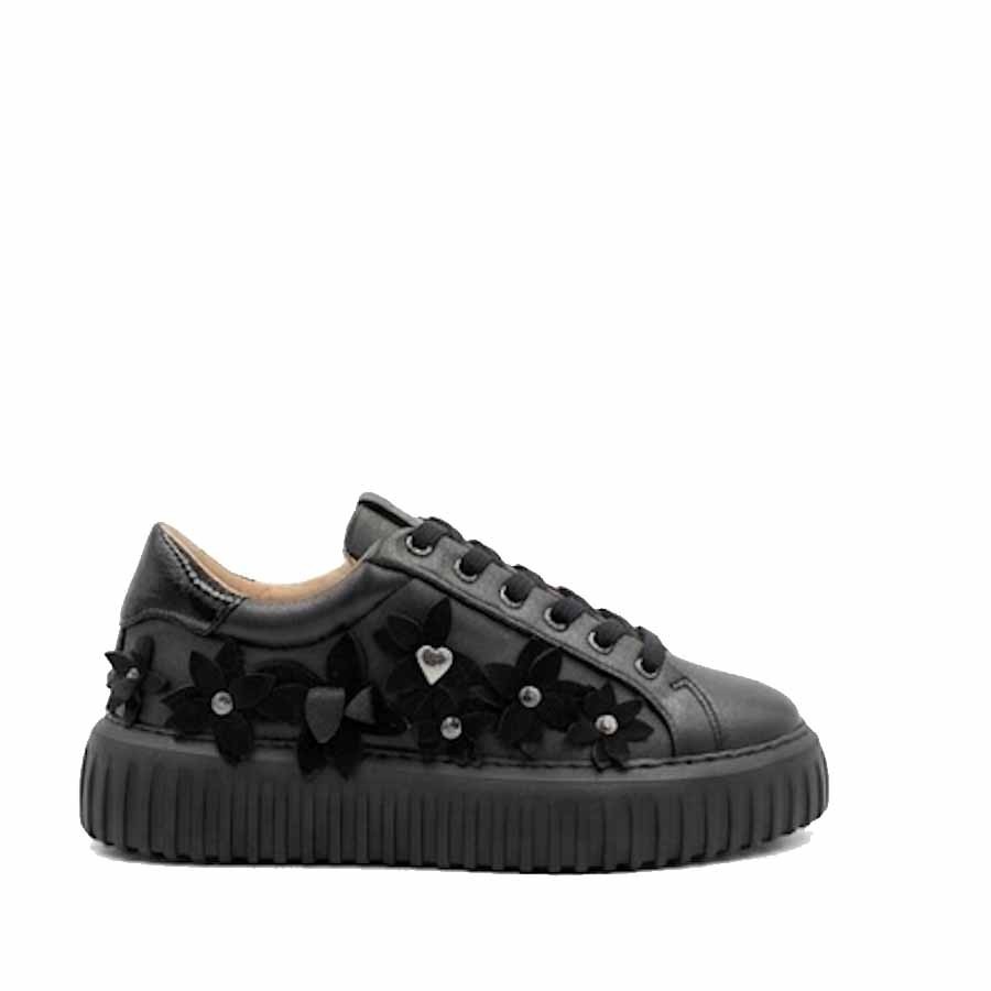 stokton-allacciato-donna-in-pelle-nero