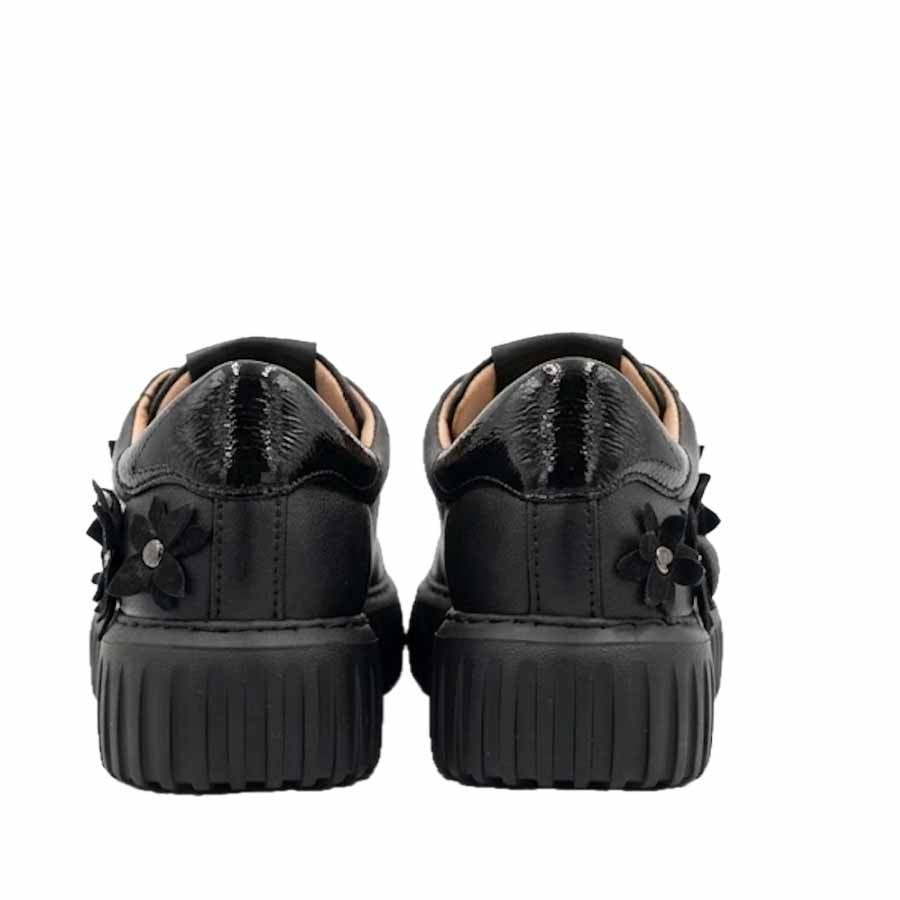 stokton-allacciato-donna-in-pelle-nero